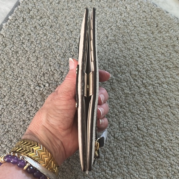 Kate Spade. Bay Street Stacey Wallet long bifold NWT Cream/ Navy pebbled leather - Picture 12 of 17